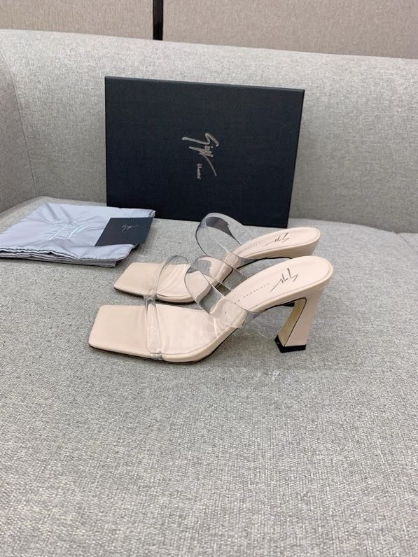 Босоніжки фото 8