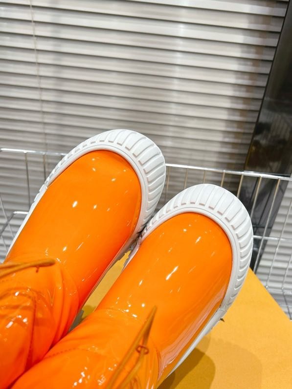 Ugg boots women's orange фото 5