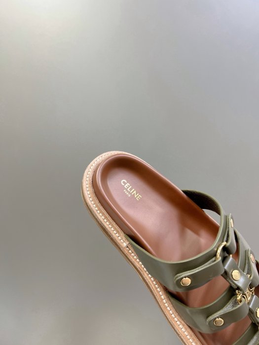 Шлепанцы фото 8