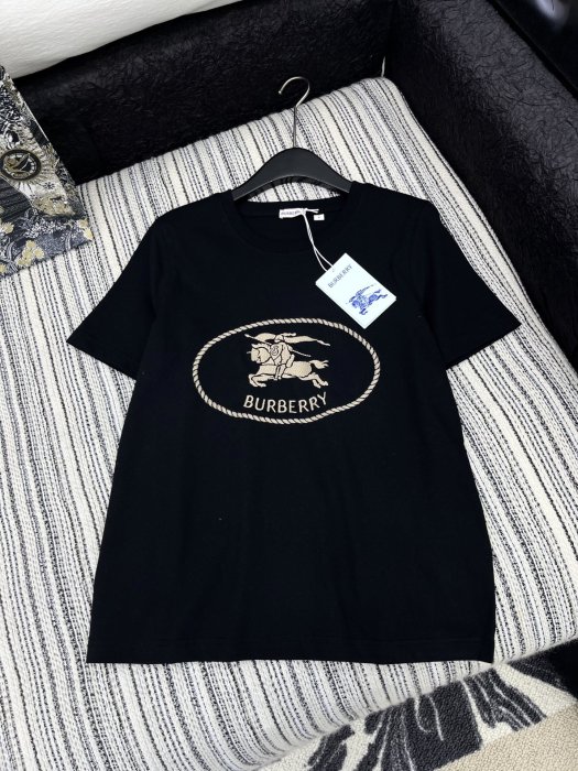 T-shirt women's