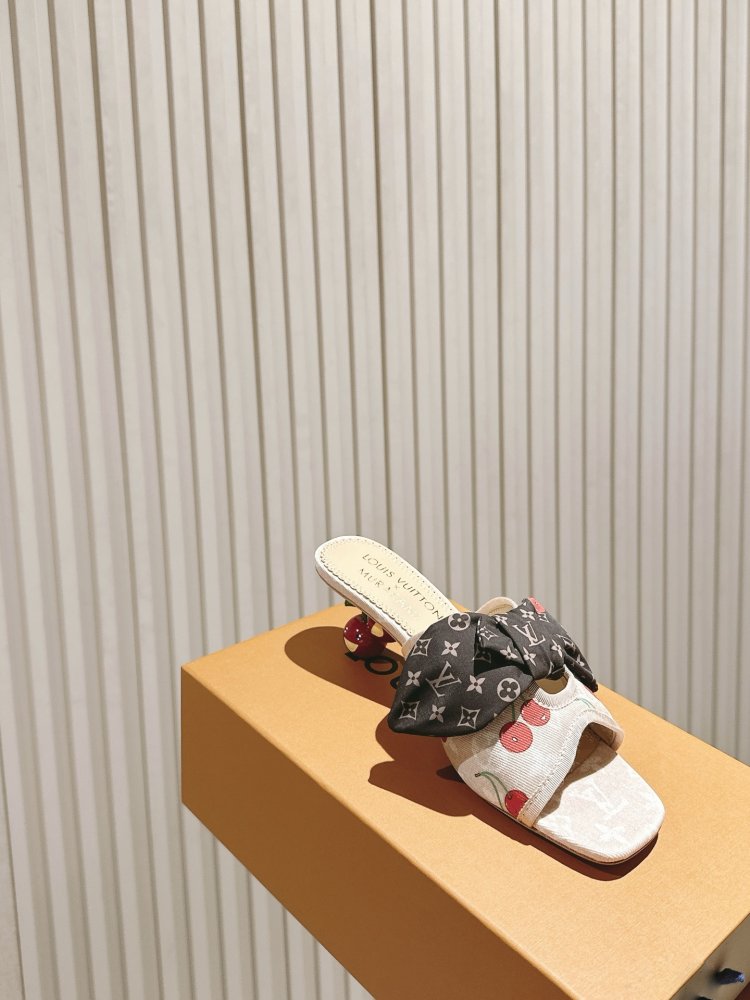 Босоножки фото 9