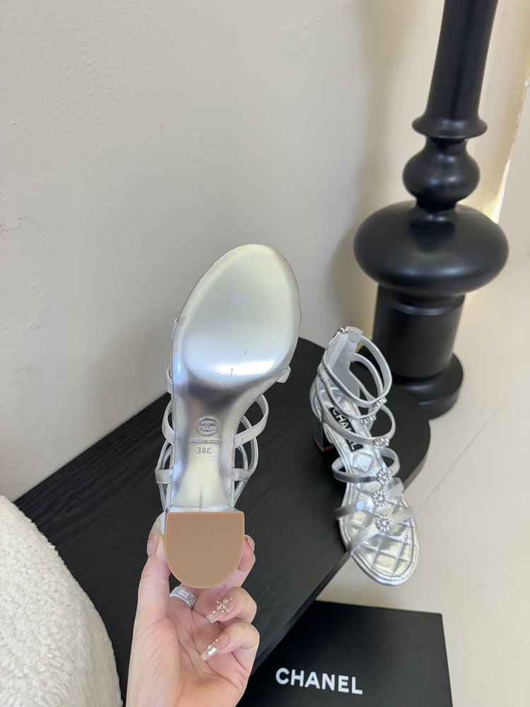 Босоножки фото 6