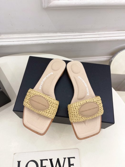 Шлепанцы женские