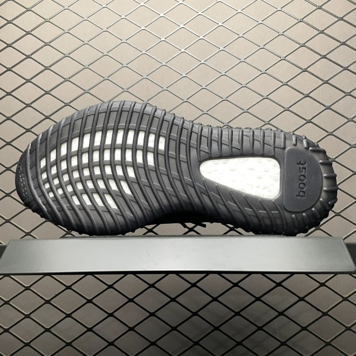 Кроссовки Yeezy Boost 350V2 фото 5