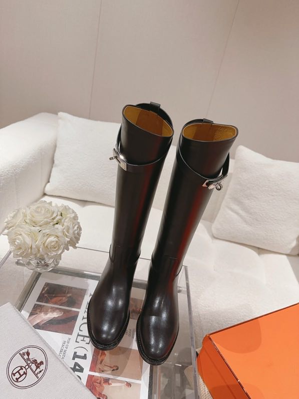 Leather women's boots