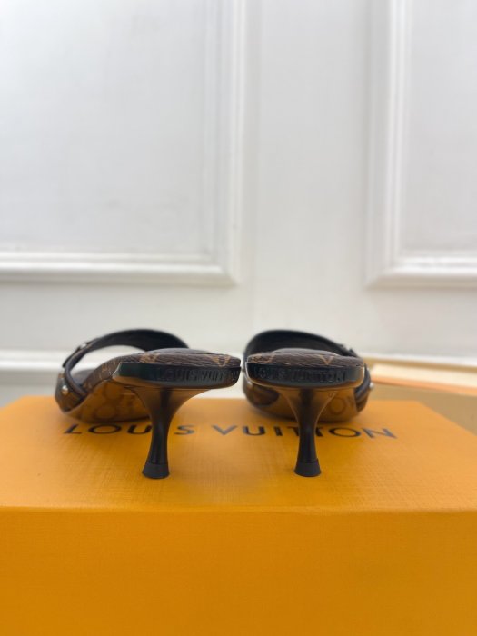 Босоножки фото 7