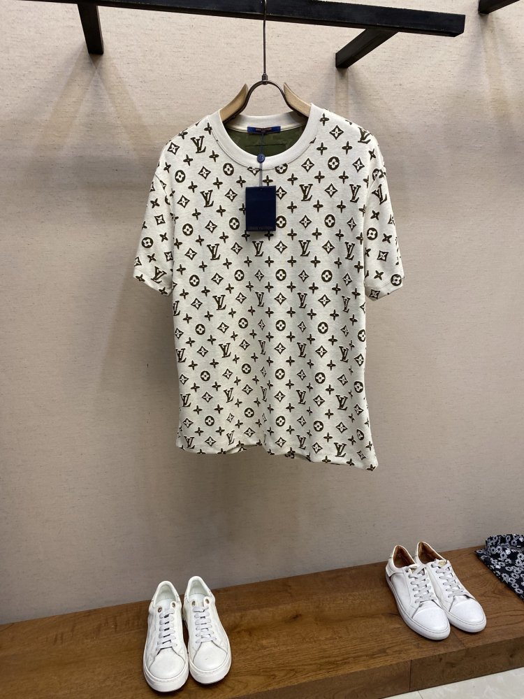 Футболка чоловіча