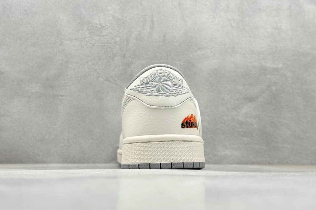 Кроссовки Travis Scott x Fragment Design x Air Jordan 1 Low OG SP AJ1 фото 6