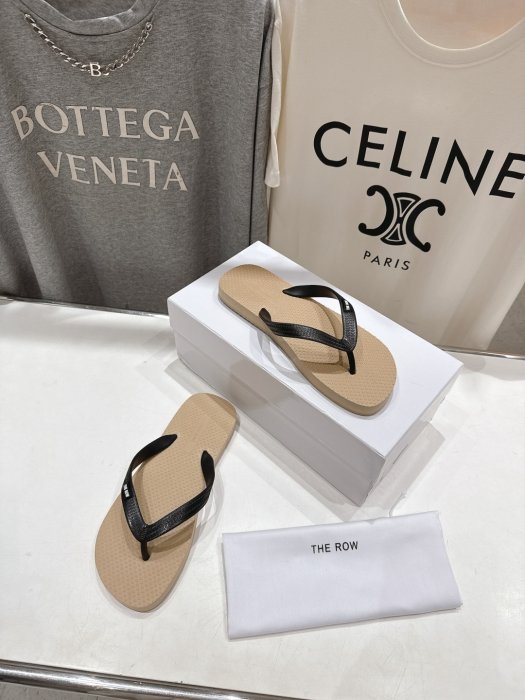 Шлепанцы женские фото 5