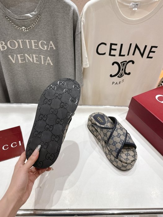 Шлепанцы фото 9