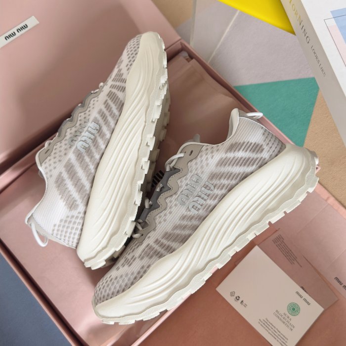 Кроссовки фото 6