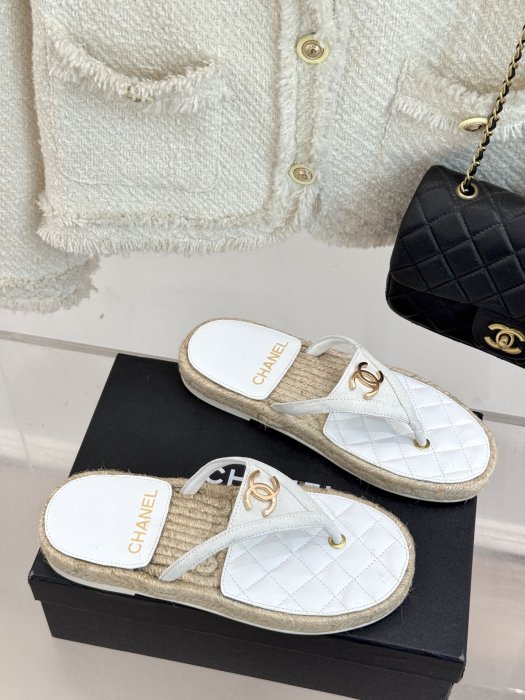 Шлепанцы женские фото 3