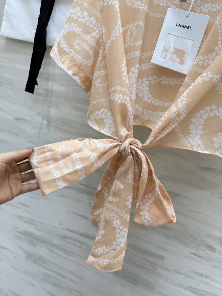 Футболка жіноча фото 5