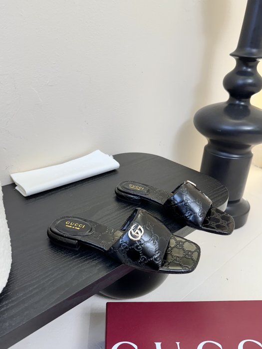 Шлепанцы фото 2