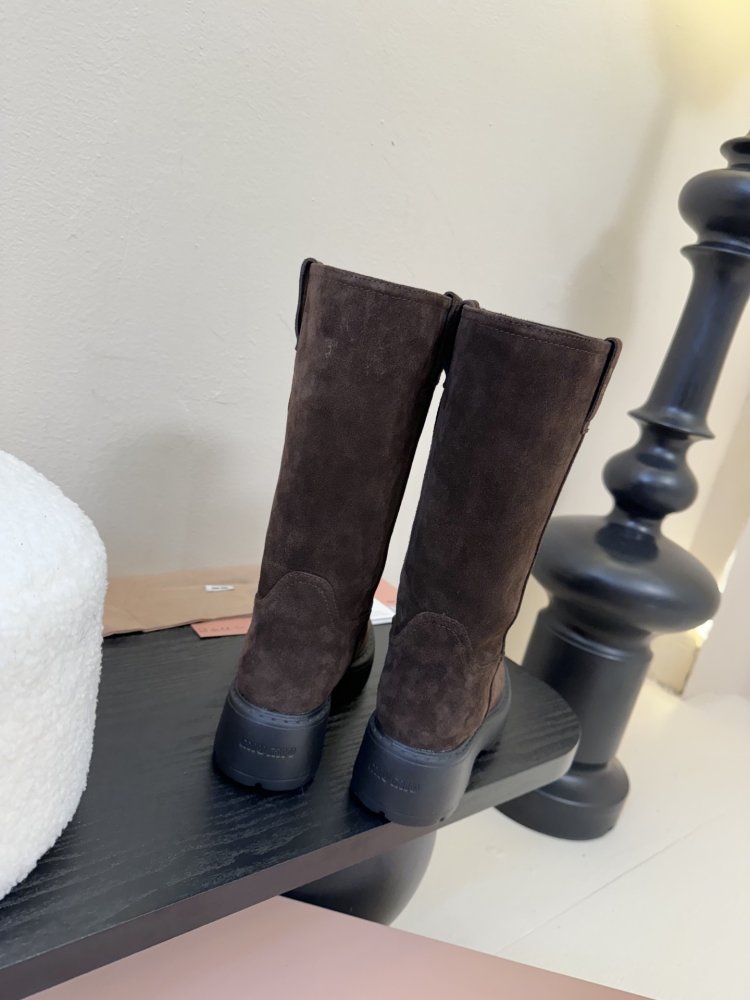 Сапоги женские фото 7