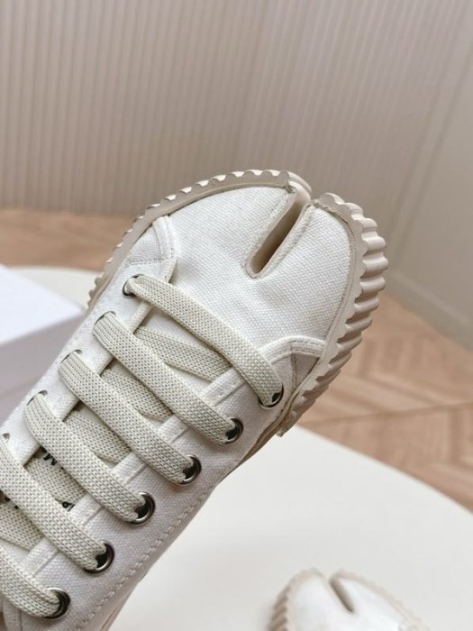 Кеди жіночі з роздвоєним носком фото 6