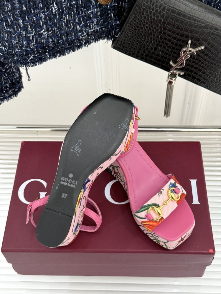 Босоножки фото 9