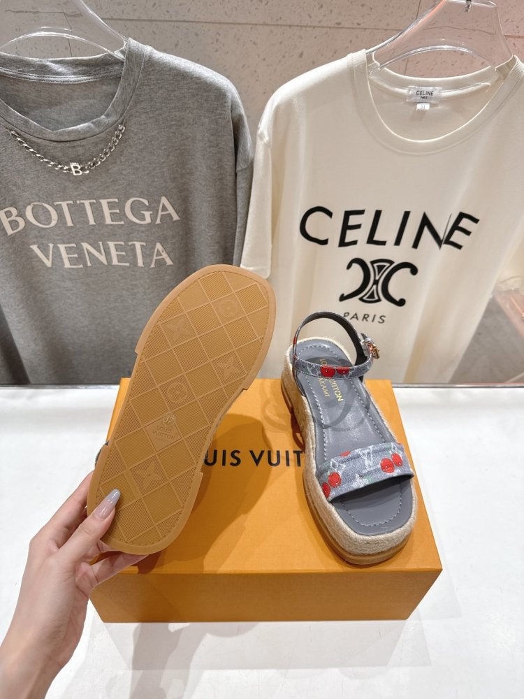 Sandals women's фото 9