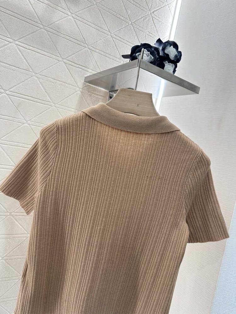 T-shirt women's фото 4