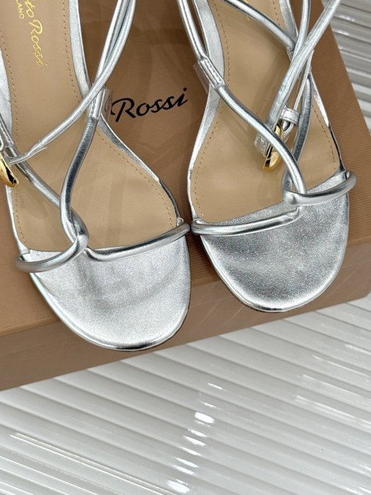 Sandals on stud фото 7