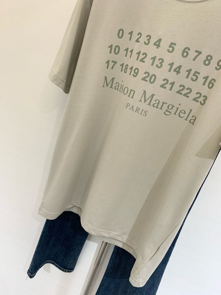 Футболка жіноча фото 6