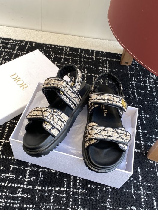 Сандалі жіночі фото 5