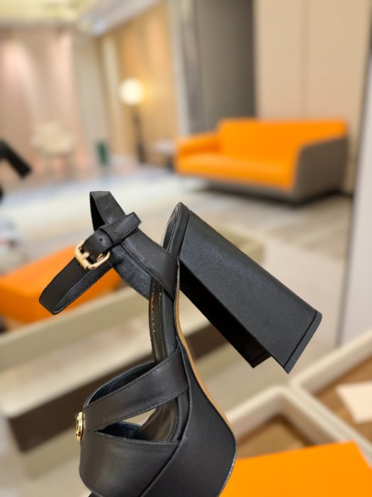 Босоножки фото 8