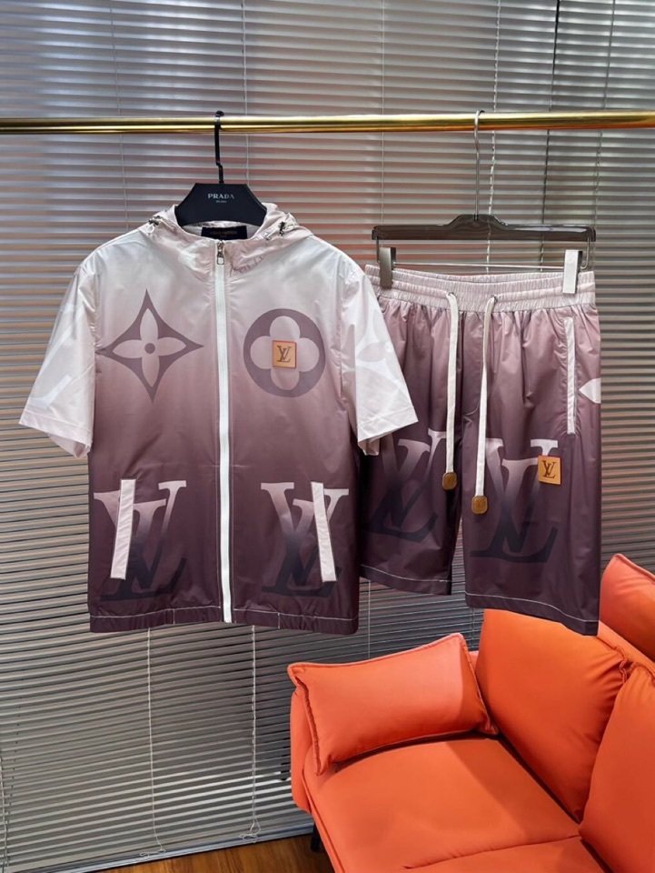 Костюм мужской