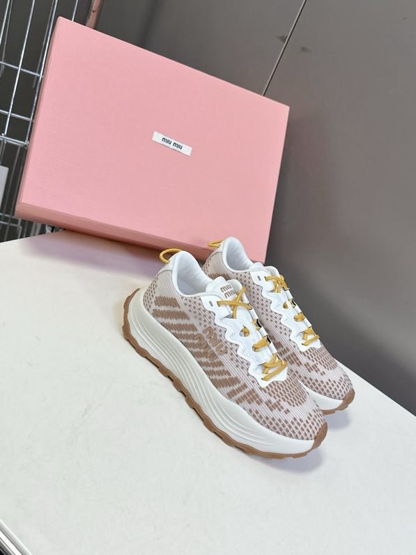 Кроссовки женские фото 7