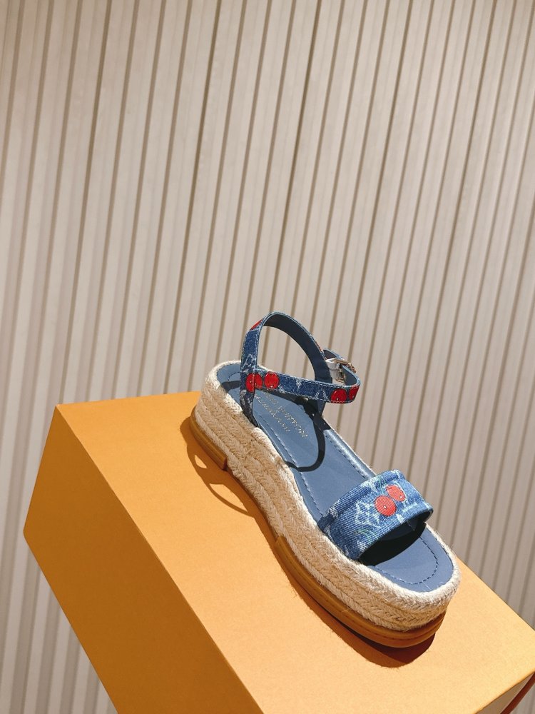 Сандалии женские фото 9