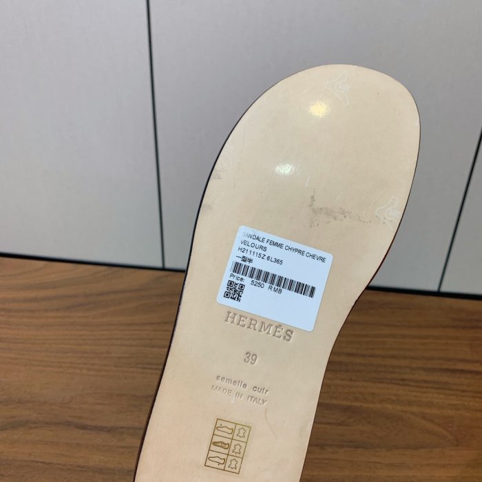 Шлепанцы женские фото 9