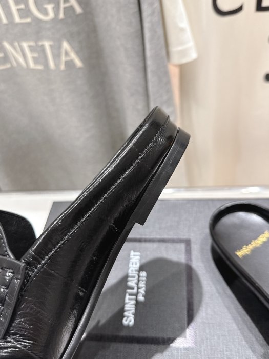 Мокасины кожаные женские фото 7