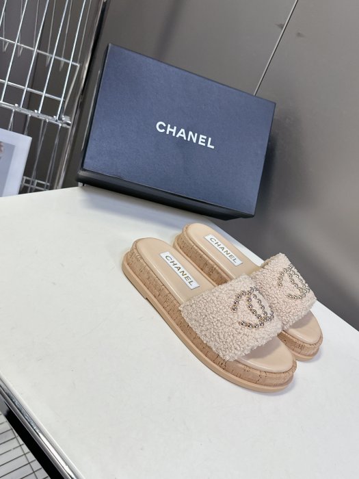 Шлепанцы женские фото 2