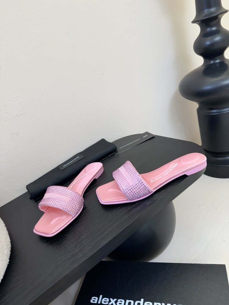 Шлепанцы женские фото 3