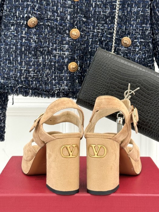 Босоножки фото 6