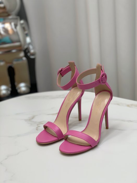 Босоножки фото 2