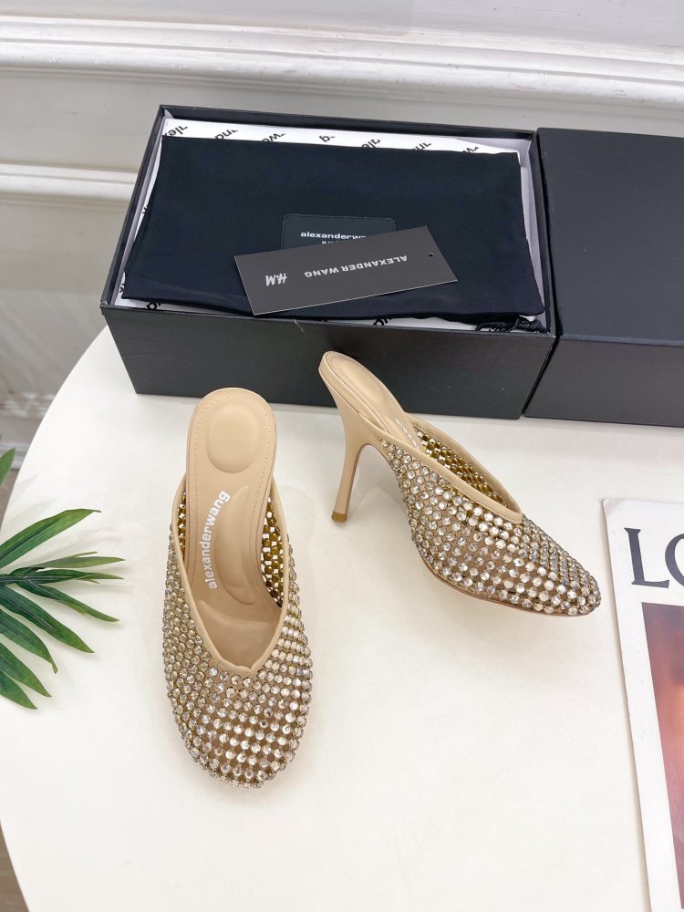 Босоножки фото 5