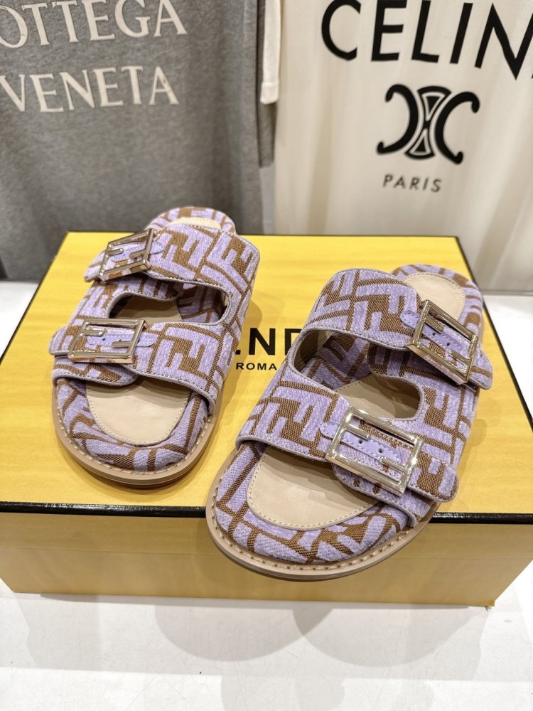 Шлепанцы женские фото 7