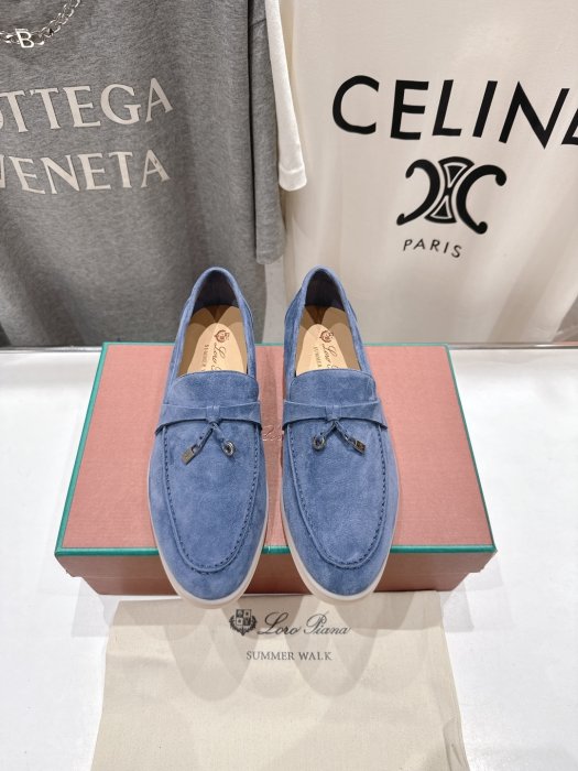 Лоферы женские