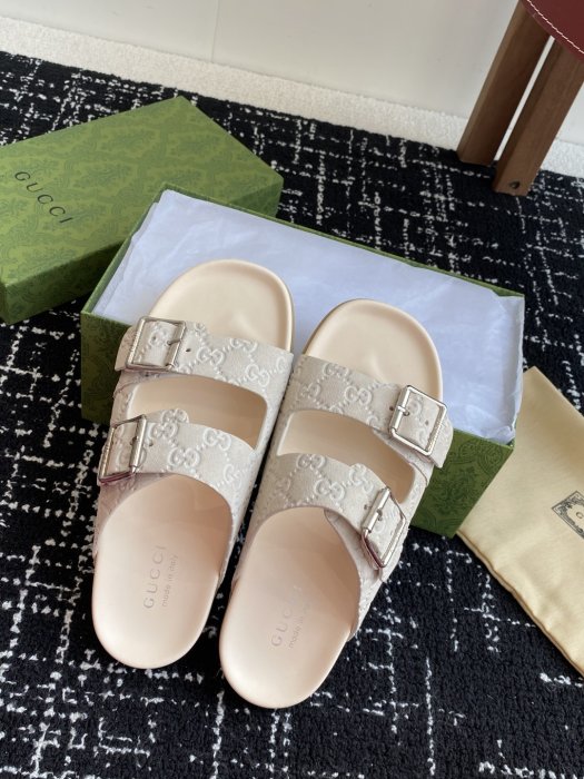 Шлепанцы фото 4