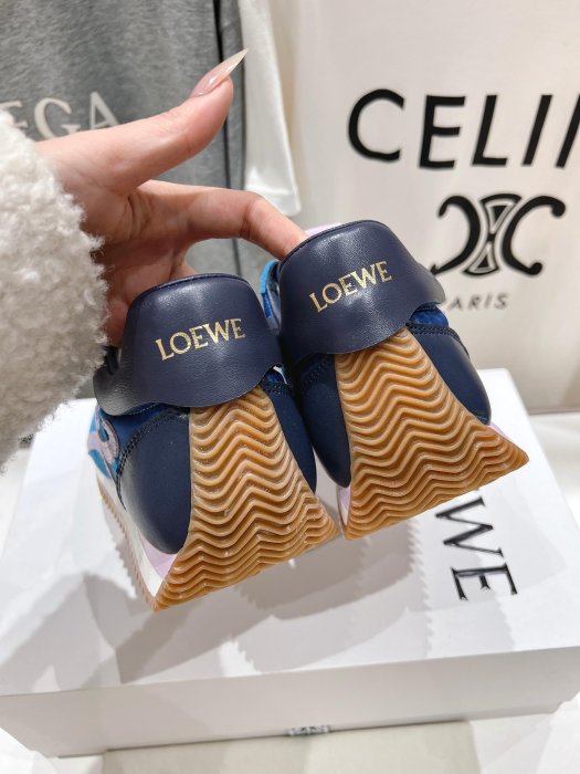 Кроссовки женские фото 8