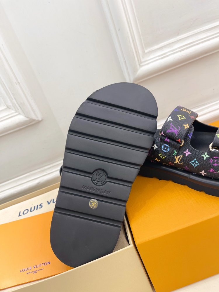 Шлепанцы женские фото 9