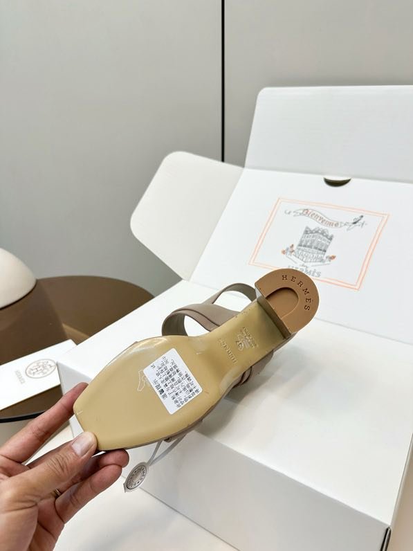 Босоножки фото 9