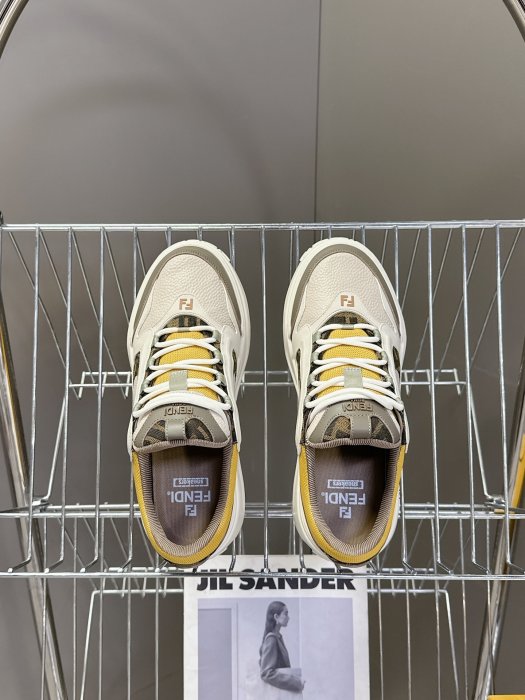 Кроссовки фото 6