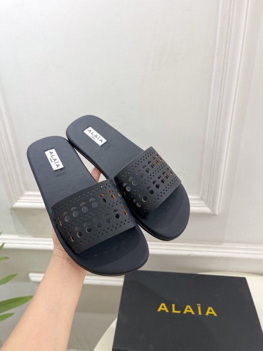 Шлепанцы женские фото 4