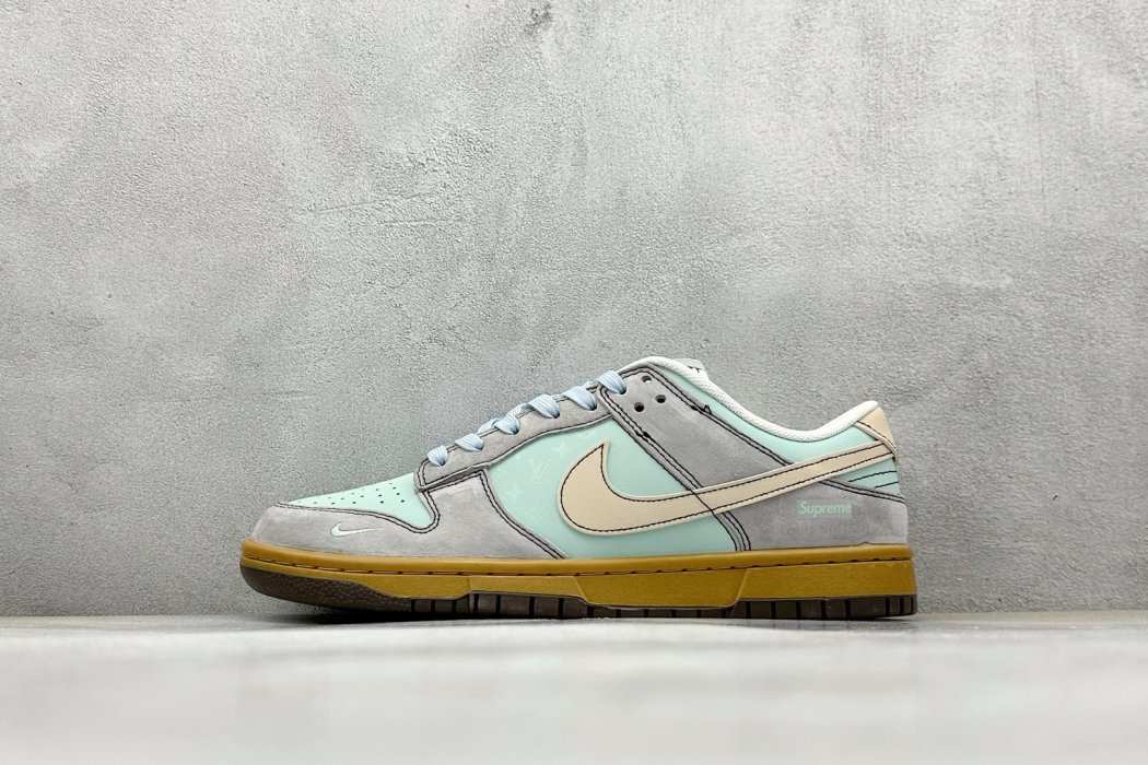 Кроссовки Nike SB Dunk Low x Supreme