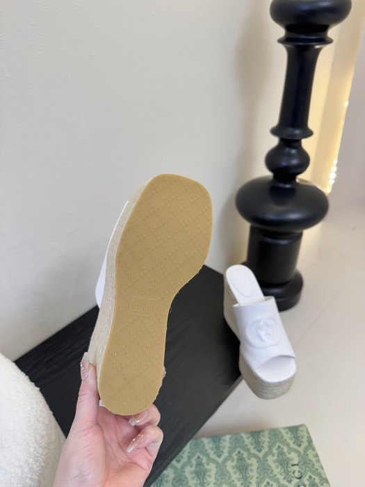 Босоножки фото 6