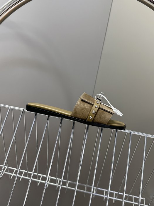 Шлепанцы фото 5