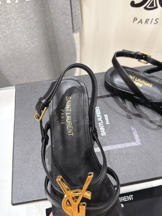 Босоножки фото 6