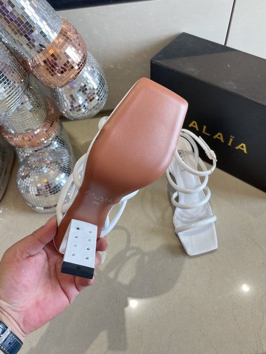 Босоножки фото 3